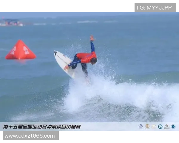 全运会丨冲浪——海南队吴世栋夺得男人短板冠军(2)
